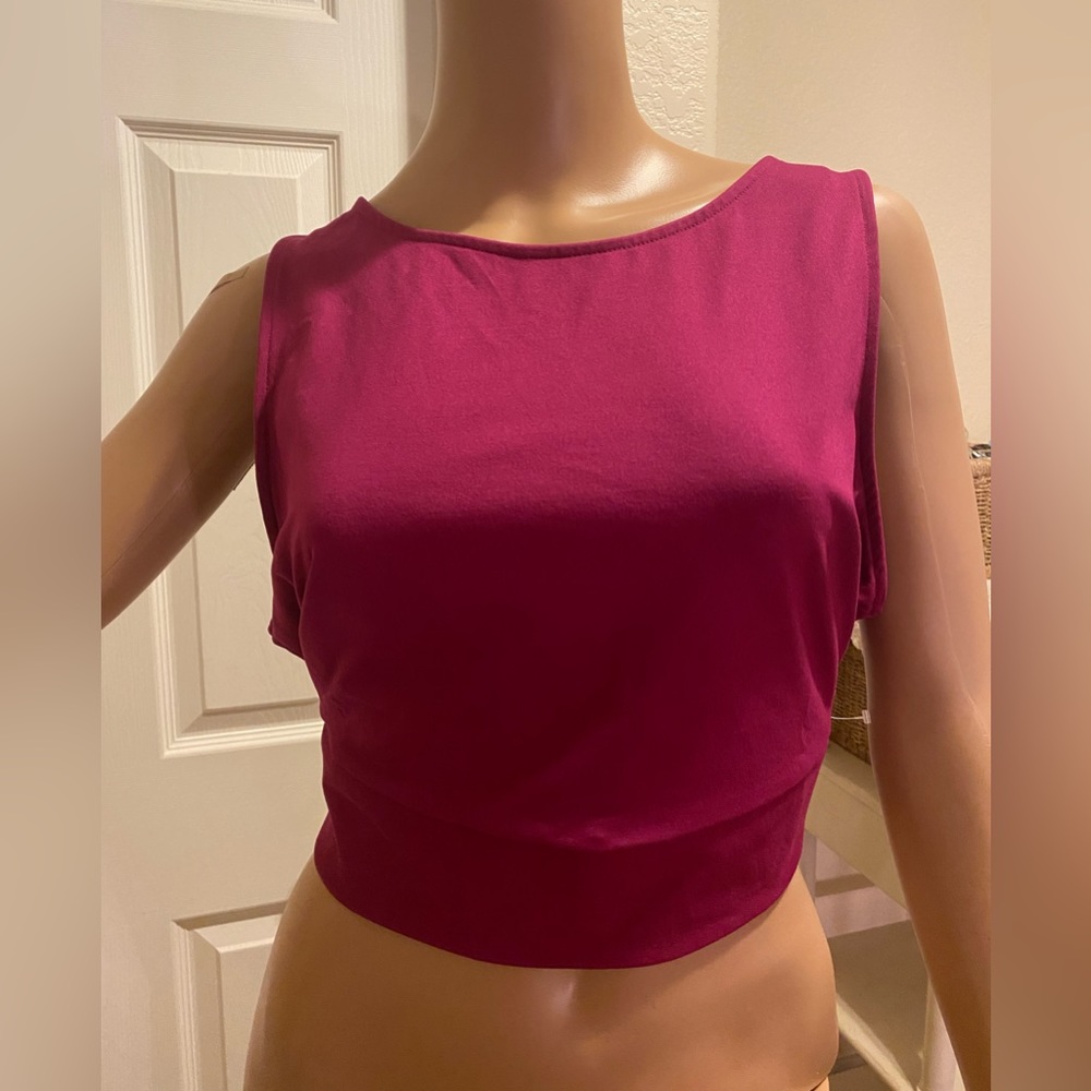 Sports bra back tied crop , burgundy color, new
